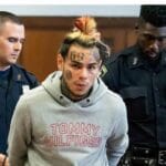 Rapero Tekashi 6ix9ine bajo custodia en Nueva York por posible incumplimiento de libertad condicional 4 Tekashi 6ix9ine, artista de hip-hop, detenido en Nueva York.