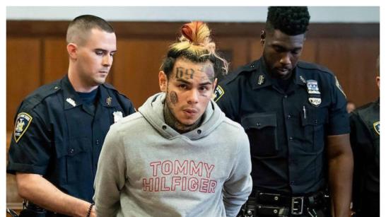 Rapero Tekashi 6ix9ine bajo custodia en Nueva York por posible incumplimiento de libertad condicional