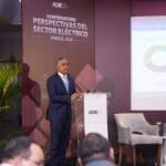 El ministro Joel Santos encabeza el conversatorio "Perspectiva del Sector Eléctrico para 2025″