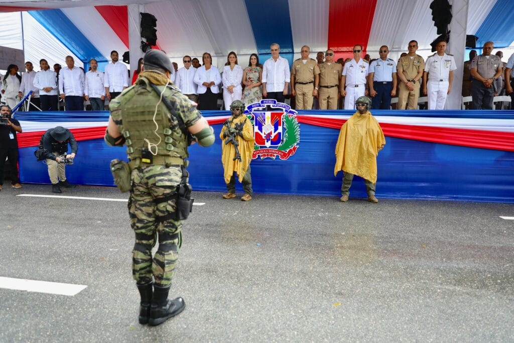 Presidente Abinader inaugura nuevas obras de la UASD y celebra aniversario de la Constitución en San Cristóbal