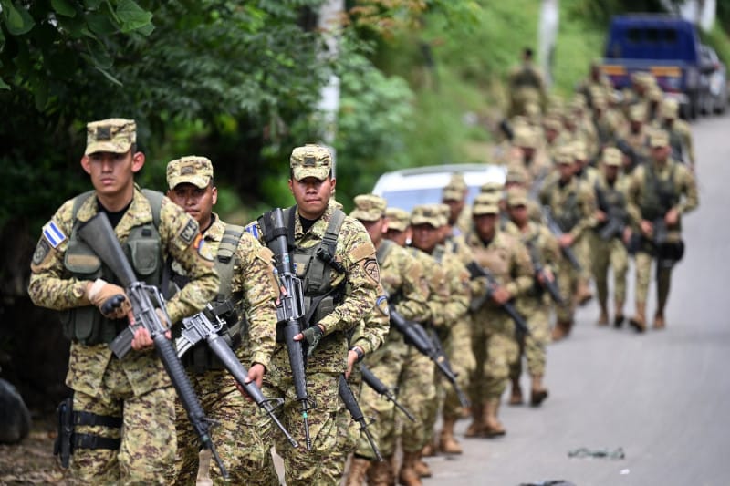 Militares salvadoreños se entrenan para misión médica en Haití