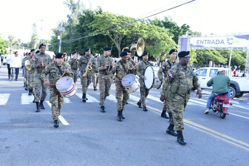 UASD Recinto Santiago y el Ministerio de Educación Desfilan por 180 años primera Constitución Dominicana 6