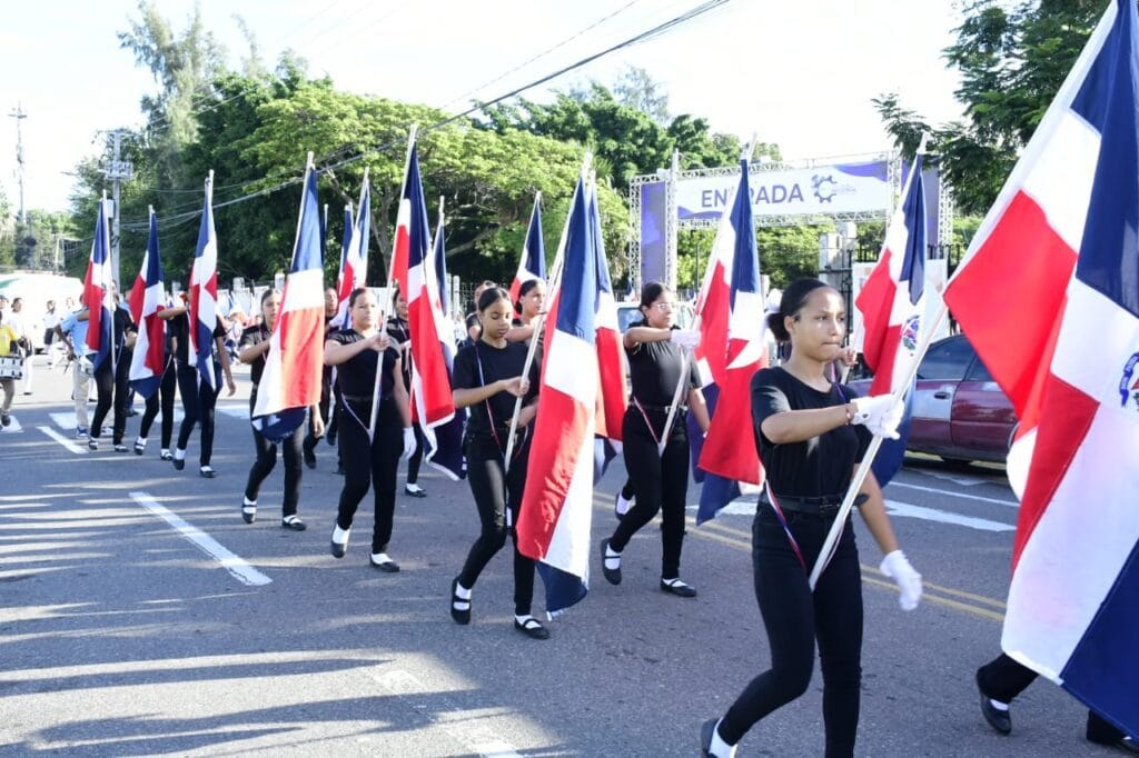 UASD Recinto Santiago y el Ministerio de Educación Desfilan por 180 años primera Constitución Dominicana