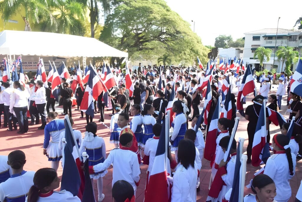 UASD Recinto Santiago y el Ministerio de Educación Desfilan por 180 años primera Constitución Dominicana