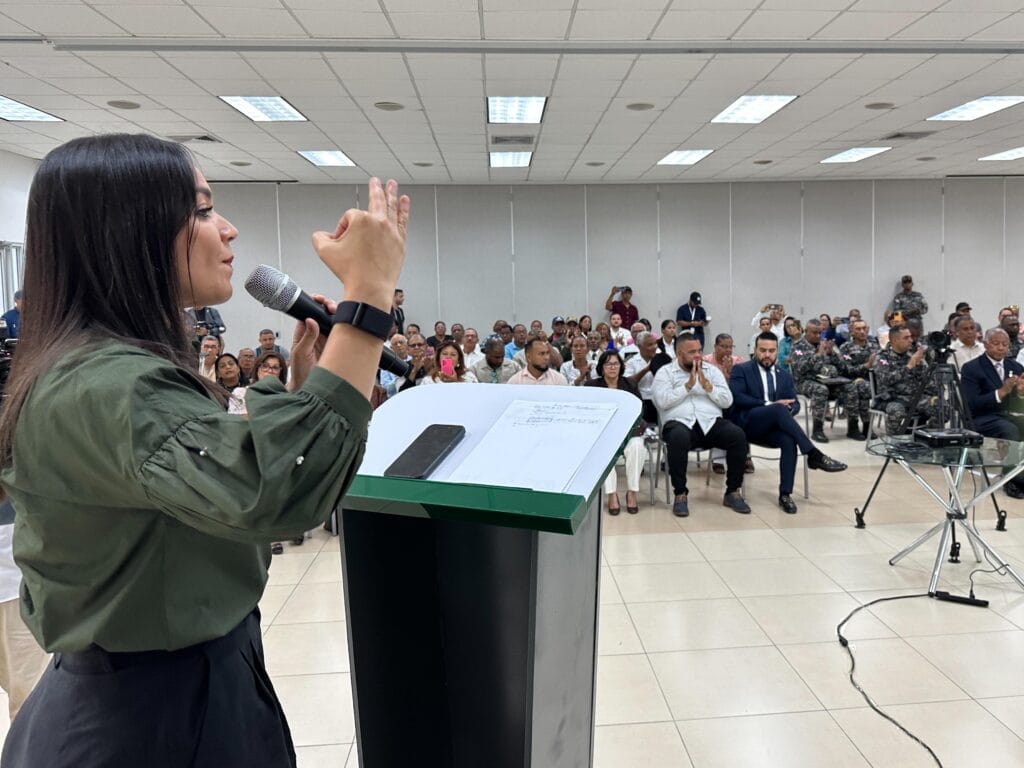 Faride Raful impulsa estrategias de seguridad y desarrollo comunitario en Santiago 6 Faride Raful impulsa estrategias de seguridad y desarrollo comunitario en Santiago
