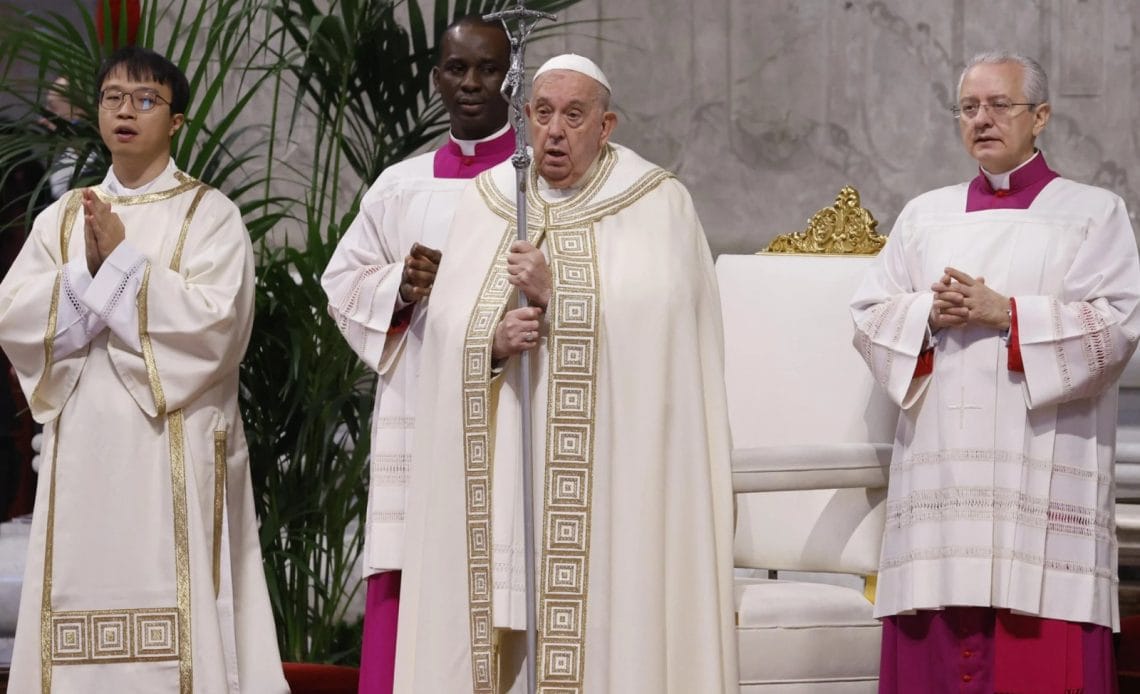 El papa Francisco ha exhortado a los jóvenes a rechazar la búsqueda de la aprobación superficial en un emotivo mensaje durante la celebración de la 39ª Jornada Mundial de la Juventud (JMJ), llevada a cabo en la basílica de San Pedro.