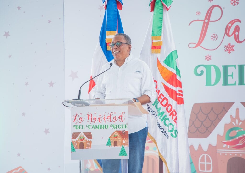 El presidente Abinader inicia la entrega de 3 millones de ayudas para las fiestas (Bonos navideños) 6 El presidente Abinader inicia la entrega de 3 millones de ayudas para las fiestas (Bonos navideños)