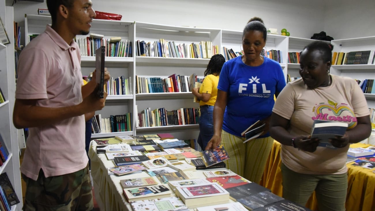 La Feria del Libro 2024 ofrece más de 10,000 libros gratuitos para fomentar la lectura y promover la cultura literaria.