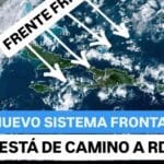 Mapa meteorológico de República Dominicana mostrando la trayectoria de un frente frío y la vaguada que afectarán al país este fin de semana.