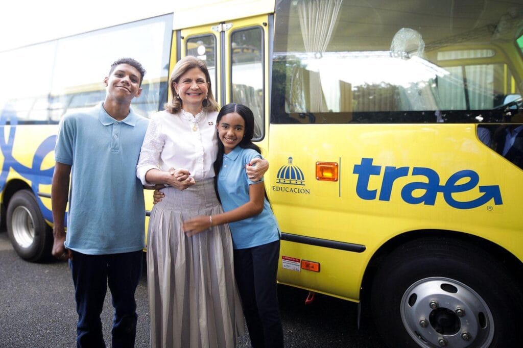 Revolución en el Transporte Escolar: Nuevas Rutas en Tres Provincias del Cibao 6 Revolución en el Transporte Escolar: Nuevas Rutas en Tres Provincias del Cibao
