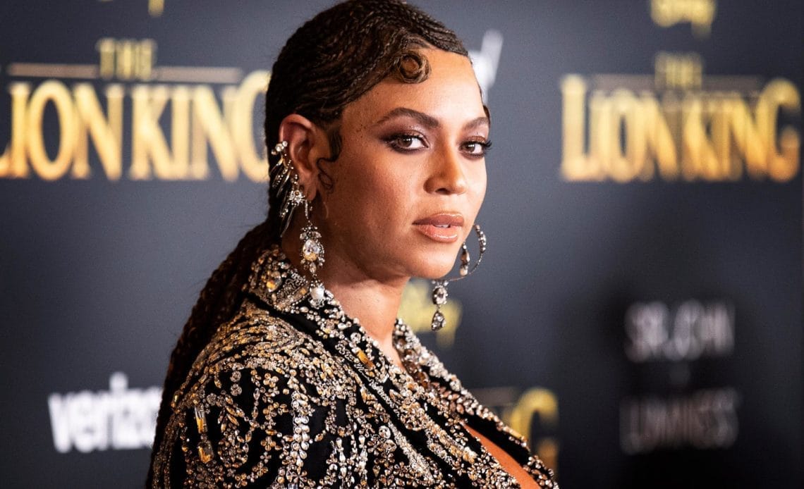 Billboard nombra a Beyoncé como la mejor estrella pop del siglo XXI, destacando su influencia y trayectoria.