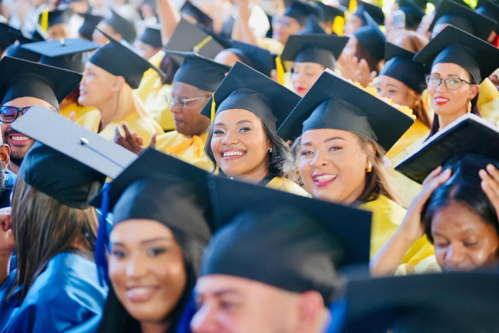 UASD gradúa a más de 2,400 profesionales en ceremonia de fin de año