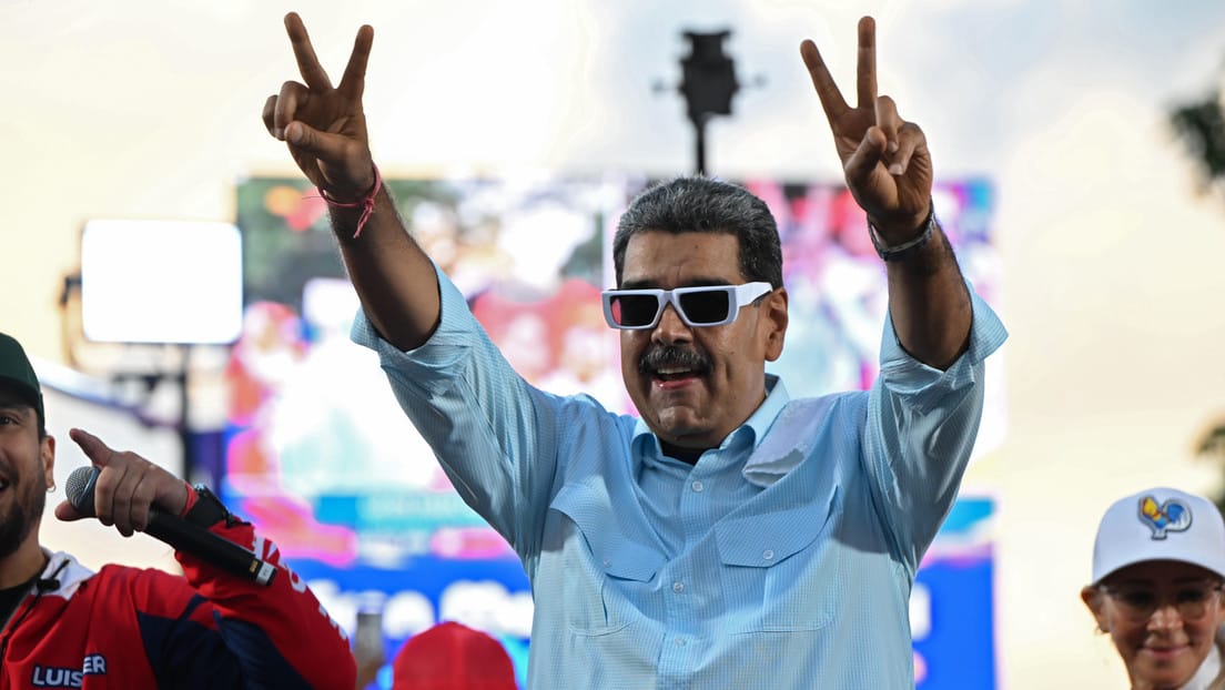 Maduro afirma que la tranquilidad en Venezuela refleja una democracia poderosa que provoca envidia mundial.