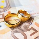 Una pareja austriaca se casa y divorcia 12 veces para obtener beneficios de pensión 6 Pareja austriaca casada y divorciada 12 veces enfrenta juicio por fraude de pensiones.