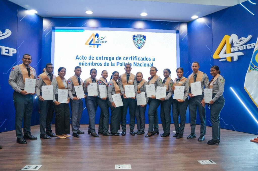 INFOTEP entrega certificación en nuevas competencias a policías dominicanos