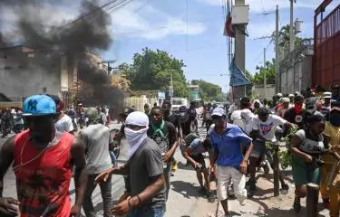 Más de 120 ancianos fueron brutalmente asesinados en Haití por una pandilla, según una organización de derechos humanos. La matanza ocurrió en Warf Jeremie, un sector de Cité Soleil, controlado por la banda armada Viv Ansamm.