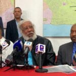 Transportistas solicitan beneficios al gobierno para evitar aumento de pasajes 6 Gremios de transporte solicitan beneficios al gobierno para evitar aumento de pasajes y mejorar la eficiencia del servicio.