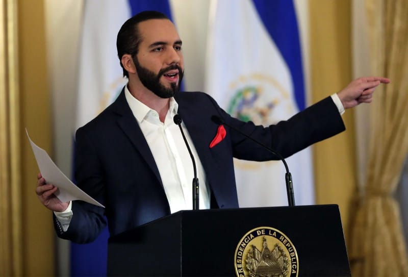 El Salvador eliminará el financiamiento estatal a partidos políticos tras una reforma constitucional.