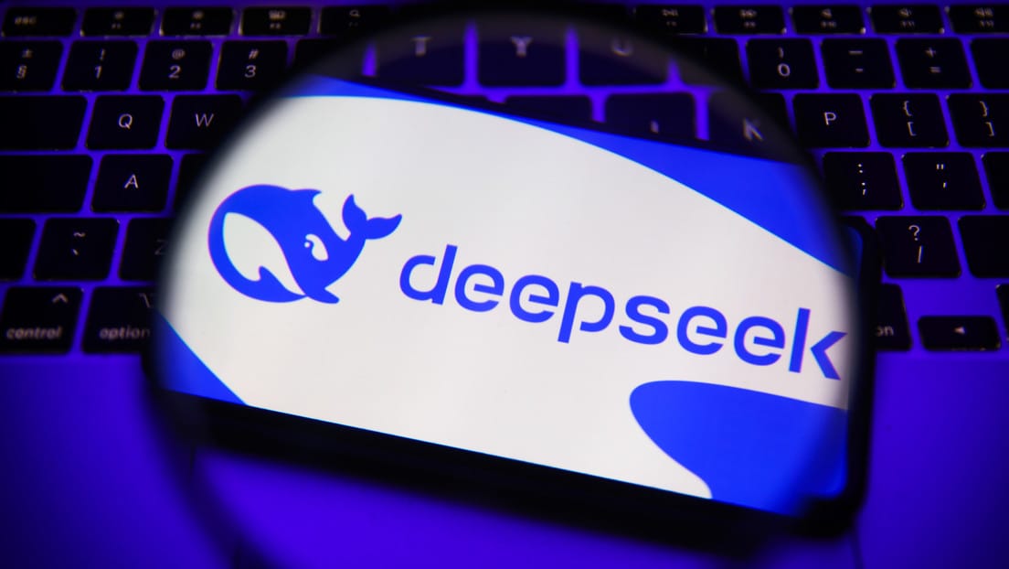 Wiz descubre exposición de datos sensibles en DeepSeek, generando riesgos críticos para usuarios.