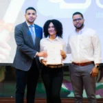 Ministerio de la Juventud Otorga Becas a 150 Estudiantes Excelentes en República Dominicana 6 Ministerio de la Juventud otorga becas a 150 estudiantes destacados en República Dominicana.