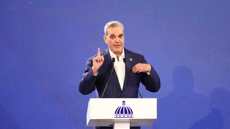 Gobierno plantea un aumento salarial del 20 % para trabajadores no sectorizados 5 El Gobierno propone un incremento del 20 % en salarios para trabajadores no sectorizados, superando la inflación.