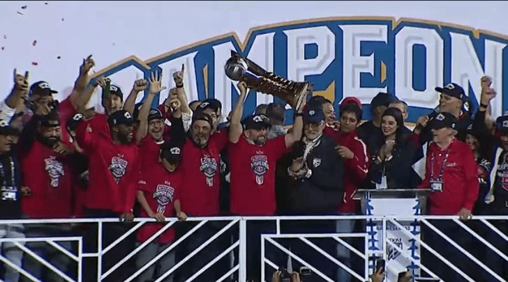 Leones del Escogido se Coronaron Campeones Nacionales al Derrotar al Licey 5 Los Leones del Escogido se coronan campeones al derrotar al Licey en un emocionante séptimo juego