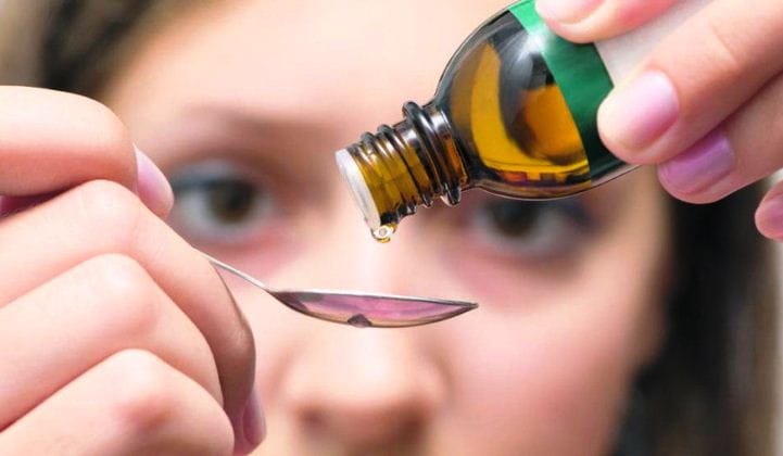 ¡Mucho cuidado con el dióxido de cloro! 5 Descubre los riesgos del dióxido de cloro y por qué organizaciones como la OMS y la FDA alertan sobre su consumo. Conoce sus usos adecuados y los peligros de ingerirlo.