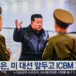 Kim Jong-un insta a su Ejército a reforzar la preparación militar ante tensiones internacionales 8 Kim Jong-un insta a su Ejército a reforzar la preparación militar ante un entorno internacional cada vez más hostil.