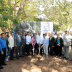 Rector UASD da primer picazo para construcción Plaza del Estudiante 7 El rector de la UASD, Editrudis Beltrán Crisóstomo, inició la construcción de la Plaza del Estudiante en el Parque Máximo Gómez. Con una inversión de 55 millones de pesos, este proyecto moderno y ecológico incluirá 32 embajadas estudiantiles, un anfiteatro y espacios culturales.