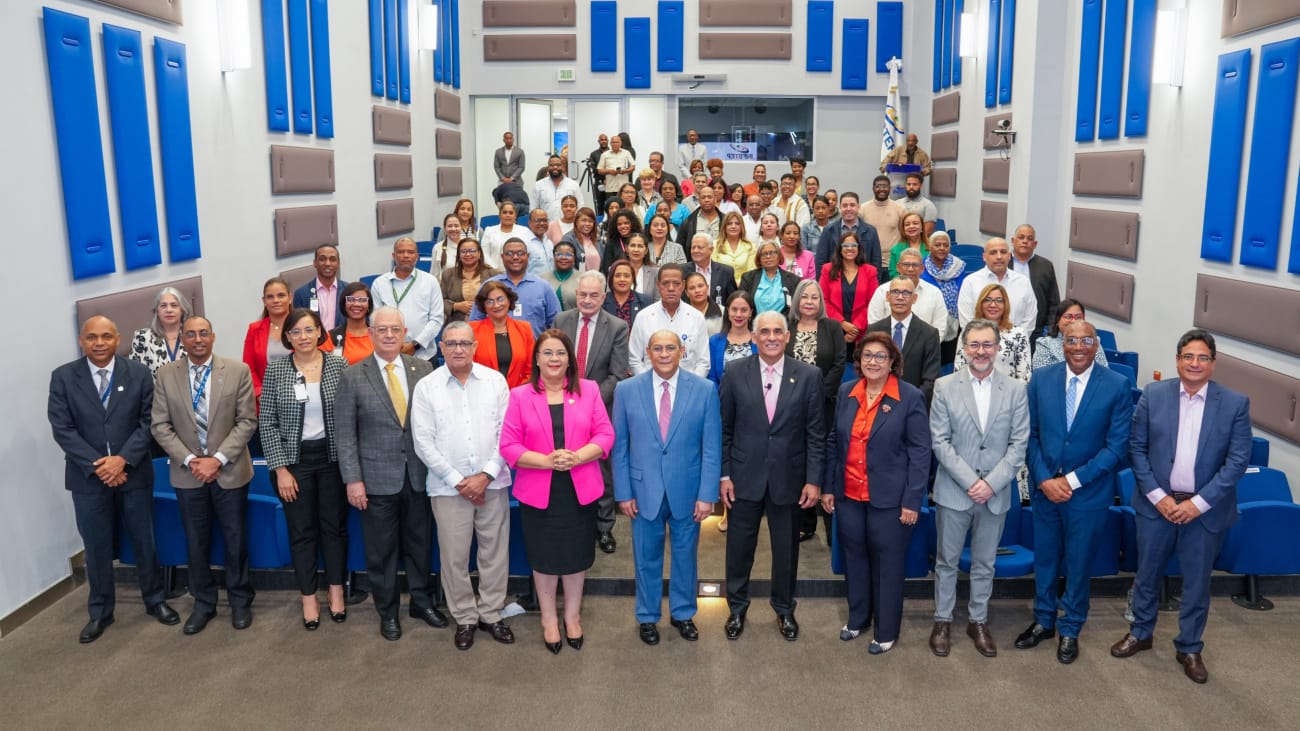 Infotep lanza 70 nuevas capacitaciones para más de 821,000 participantes en todo el país 5 Infotep inicia 70 nuevas capacitaciones en inteligencia artificial y tecnología para más de 821,000 participantes en 2025.