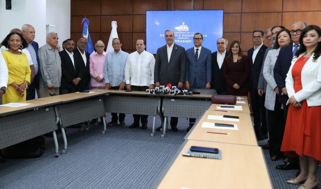Gobierno dominicano aprueba incremento salarial del 20 % para empleados del sector privado no sectorizado 6