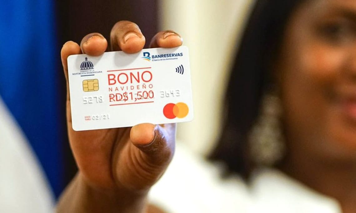 Gobierno retoma entrega de 400 mil bonos a familias vulnerables pendientes desde diciembre 5 El Gobierno retoma la entrega de 400 mil bonos de 1,500 pesos a familias vulnerables, pendientes desde diciembre, completando su programa de apoyo social.