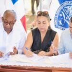UASD adquiere terrenos para la construcción de una Ciudad Universitaria en Dajabón 7 La UASD adquirió 30 mil metros de terrenos en Dajabón para construir una Ciudad Universitaria, fortaleciendo la educación superior en la frontera. Conoce los detalles de este proyecto histórico.