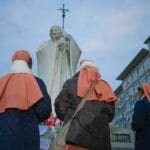 El papa Francisco muestra mejoría significativa en su salud aunque sigue bajo observación médica 6