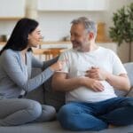 El matrimonio podría incrementar el riesgo de obesidad en hombres, según estudio europeo 6 Estudio revela que hombres casados tienen tres veces más riesgo de obesidad que los solteros, según investigación presentada en congreso europeo.