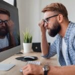 El cansancio de las videollamadas: cómo la insatisfacción con la apariencia afecta a los trabajadores remotos 3 Estudio revela cómo la insatisfacción con la apariencia facial aumenta la fatiga en reuniones virtuales.