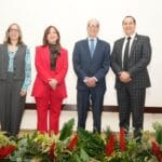 Estudiantes dominicanos muestran bajo conocimiento sobre cambio climático según estudio de la OEI 14 Estudio de la OEI revela bajo conocimiento sobre cambio climático en estudiantes dominicanos y urge fortalecer la educación ambiental.