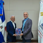 Senado impulsa formación docente en tecnologías emergentes para modernizar la educación dominicana 3 Senado y Ministerio de Educación impulsan programa de formación docente en tecnologías STEM y ciudadanía digital.