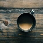 Advierten sobre riesgos para la salud por el uso de enemas de café como terapia alternativa 7 Científicos alertan sobre los peligros de los enemas de café como terapia alternativa, destacando sus riesgos para la salud.