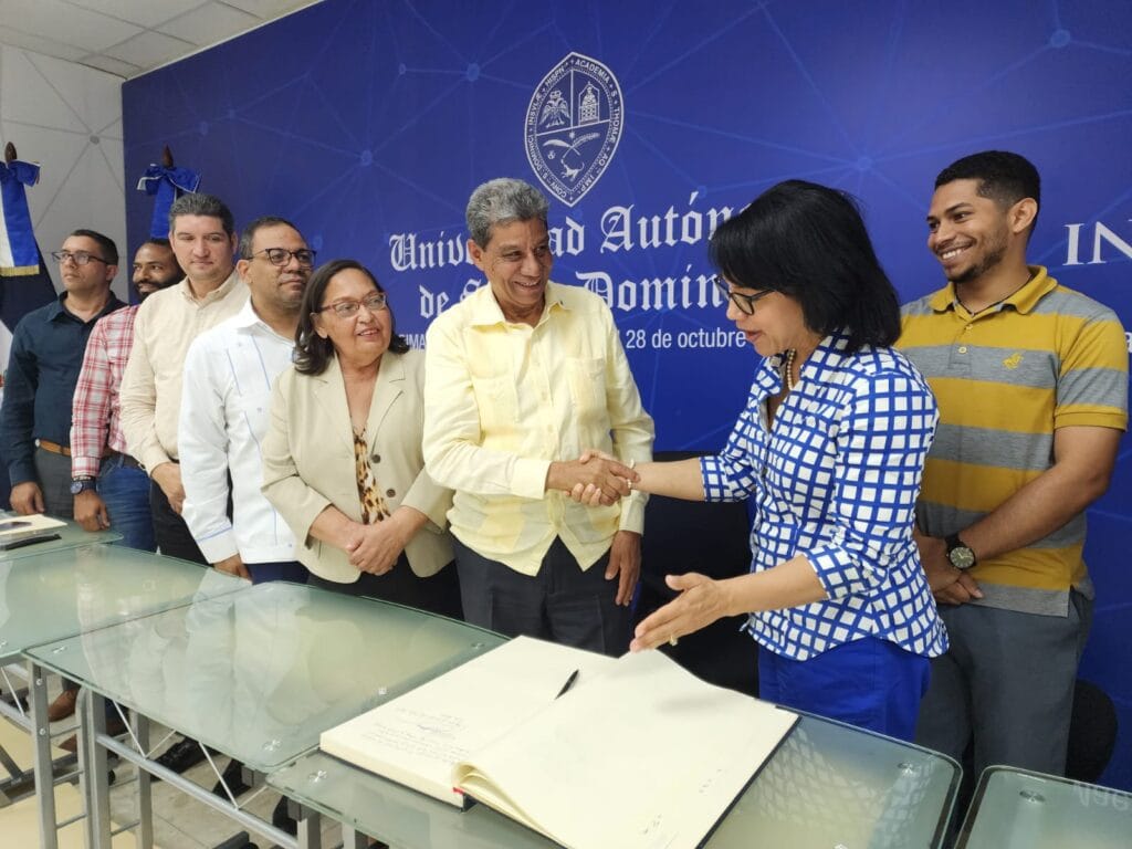 UASD Recinto Santiago recibe comisión de profesores de Lawrence Campus and Community Relations 13 UASD Recinto Santiago recibe comisión de profesores de Lawrence Campus and Community Relations