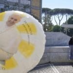 El papa Francisco continúa estable en su recuperación mientras inicia fisioterapia motora en el hospital Gemelli 8 El papa Francisco continúa estable en su recuperación, inicia fisioterapia motora y participa en el Miércoles de Ceniza desde el hospital.