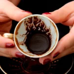 ¿Por qué la borra de café es un abono natural para las plantas? 11 Descubre por qué la borra de café es un excelente abono natural para las plantas. Conoce sus beneficios, composición química y cómo aporta nutrientes como nitrógeno, potasio y fósforo para un crecimiento saludable.