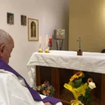 El Vaticano publica la primera imagen del papa Francisco tras su hospitalización por neumonía 7 El Vaticano publica la primera imagen del papa Francisco tras su hospitalización por neumonía