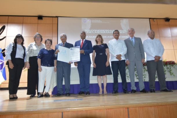 UASD inaugura Primer Congreso Nacional de las Humanidades 5 La UASD inaugura el Primer Congreso Nacional de las Humanidades en conmemoración del 60 aniversario de la Revolución de Abril de 1965. Evento académico con conferencias, reconocimientos y análisis histórico sobre el impacto de esta gesta en la sociedad dominicana.
