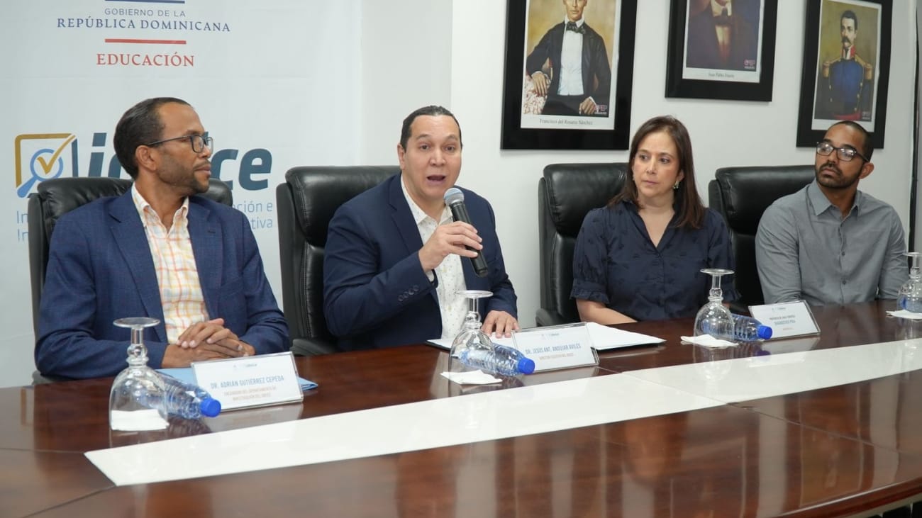 Ideice revela instituciones ganadoras de los "Fondos Concursables de Investigación Educativa 2025" 5 Ideice anuncia a Unibe, Didáctica S.R.L. y Universidad ISA como ganadores de fondos para investigaciones clave en educación.