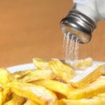 El exceso de sal en la dieta podría incrementar el riesgo de depresión y ansiedad, según estudio 6 Investigación revela que añadir sal frecuentemente a las comidas está asociado con mayor riesgo de depresión y ansiedad, según datos del Biobanco del Reino Unido.