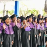UASD gradúa 2,507 profesionales de grado y postgrado 11 La UASD gradúa a 2,507 profesionales, incluyendo 1,956 de grado y 551 de postgrado, reforzando su compromiso con la educación superior y el desarrollo nacional. Conoce los detalles de la ceremonia y los nuevos programas académicos.