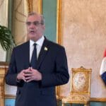 Abinader implementa 15 acciones contundentes para controlar migración ilegal y proteger soberanía frente a crisis haitiana 7 El presidente Abinader anunció 15 estrategias para reforzar la frontera, regularizar migración y asegurar la soberanía nacional ante la crisis en Haití.