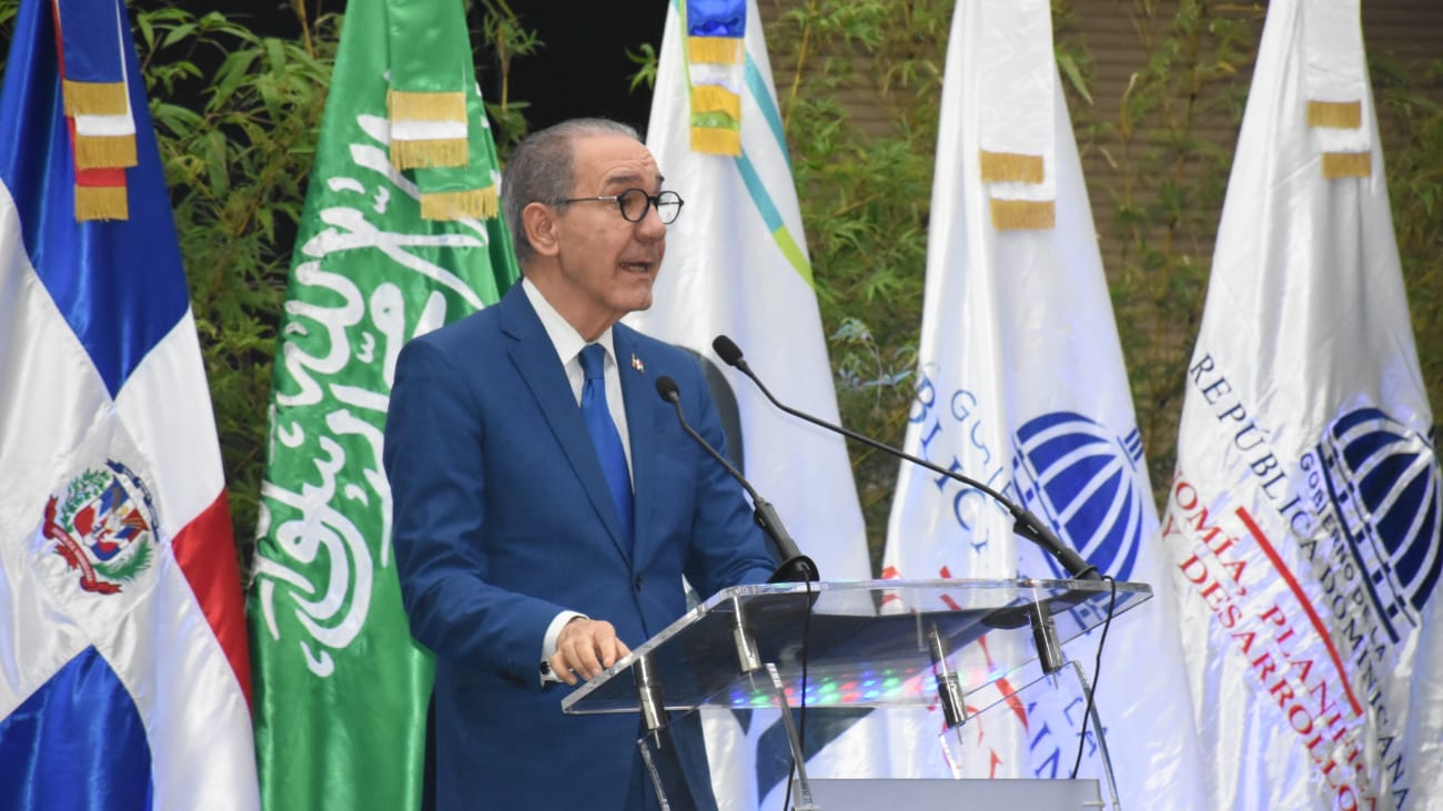 Mescyt implementa nueva prueba PACE para elevar los estándares en la formación docente 5 Mescyt presenta la prueba PACE para elevar estándares en la formación docente, con apoyo internacional y evaluación gratuita.