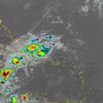 Persisten las lluvias este sábado por vaguada y sistema frontal en República Dominicana 6 Lluvias intensas y tormentas eléctricas afectarán varias provincias dominicanas este sábado debido a una vaguada asociada a un sistema frontal.
